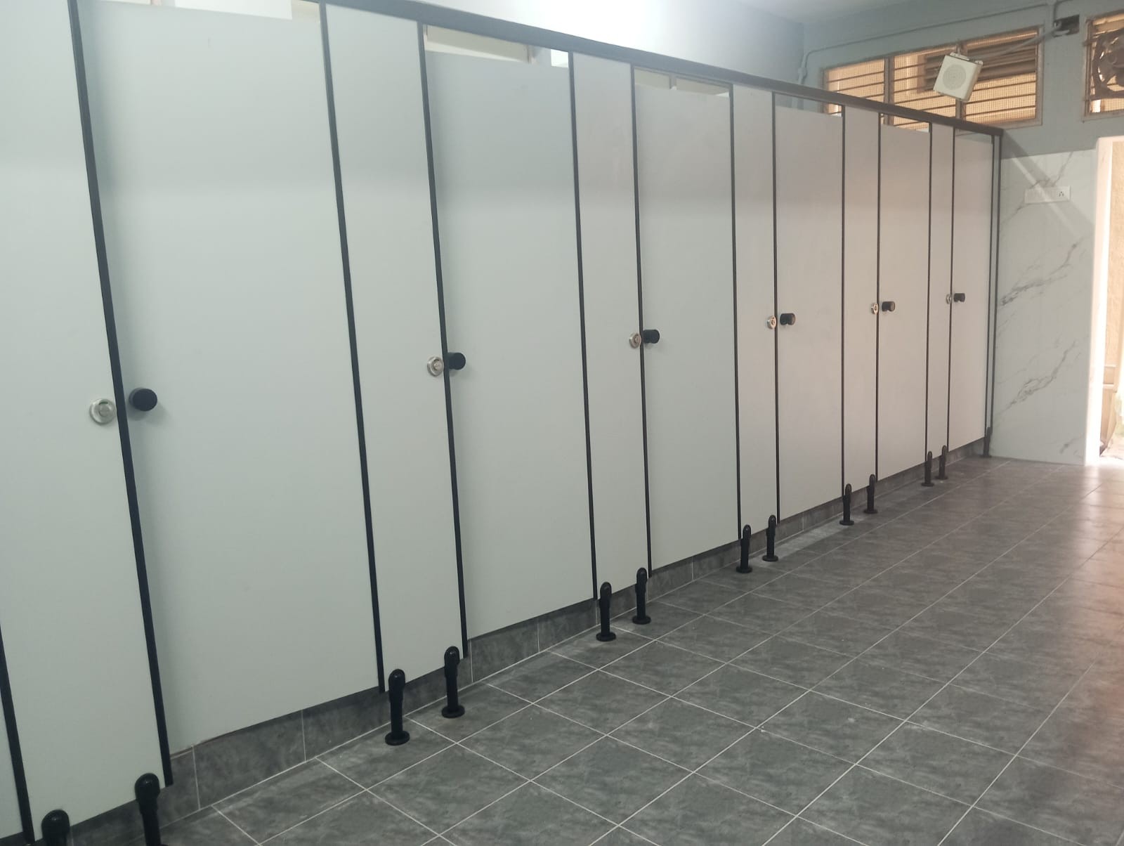 Vepery , nieuwe toiletten 2.jpg